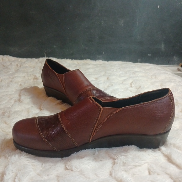 SAS Nora Womens Two-Toned Slip On Brown Leather Loafer Shoes Size 10M - Picture 5 of 10